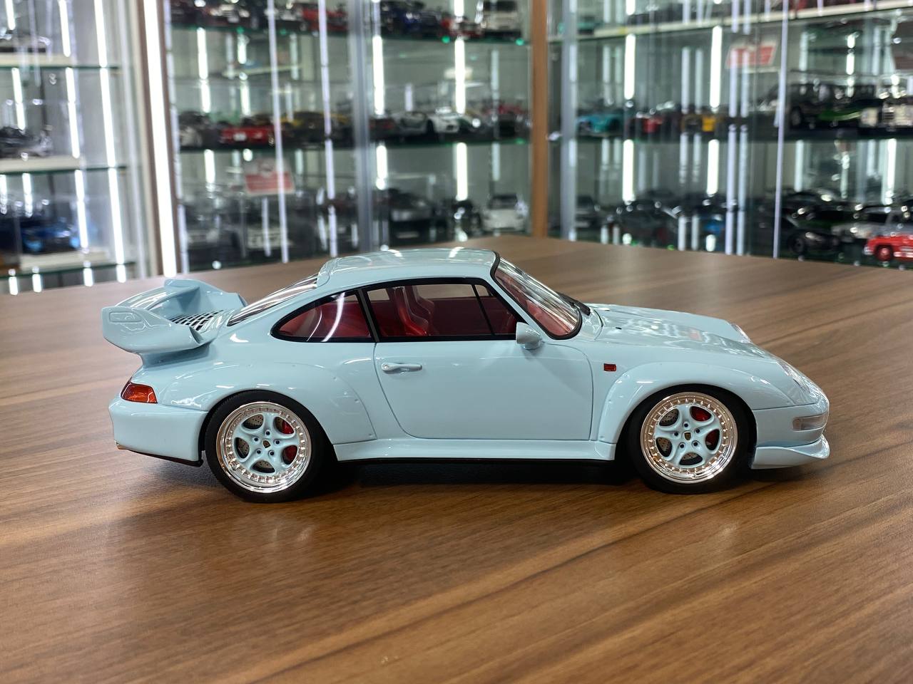 1/18 Resin GT Spirit Porsche 911 (993) GT 1996 light blue Limited 999 pcs