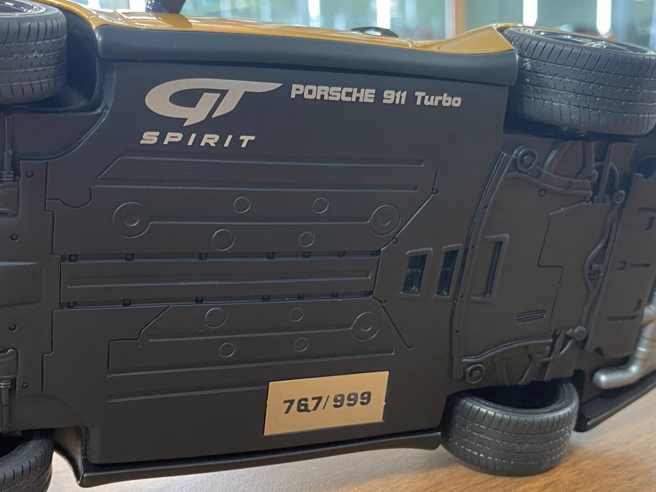 1/18 Resin GT Spirit PORSCHE 911 (993) Turbo S 2018 Project gold Limited 999 pcs