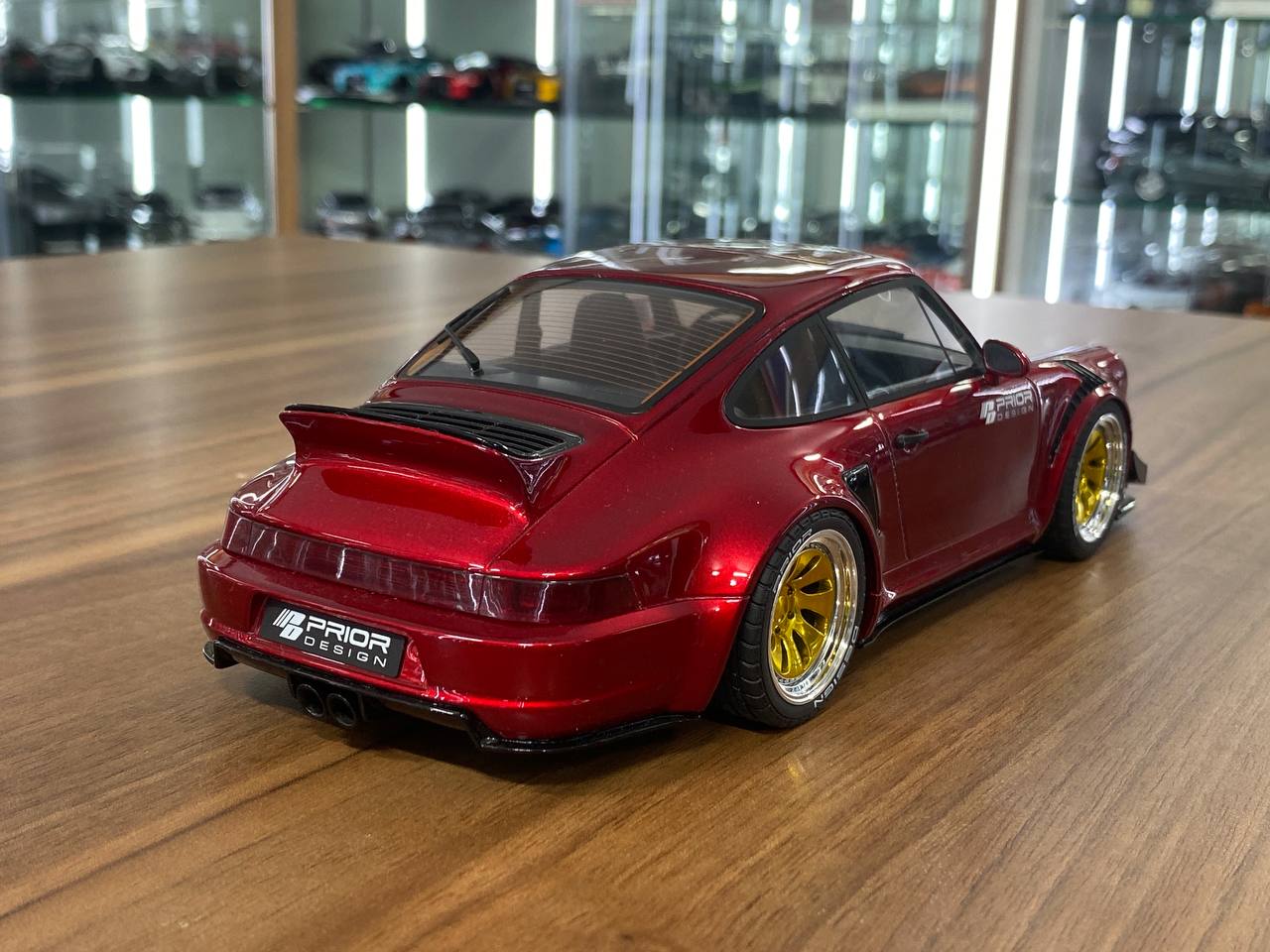 1/18 Resin GT Spirit
PORSCHE 911 (964) PRIOR DESIGN CUSTOM WIDEBODY AERO- KIT
Red metallic
Limited 999 pcs