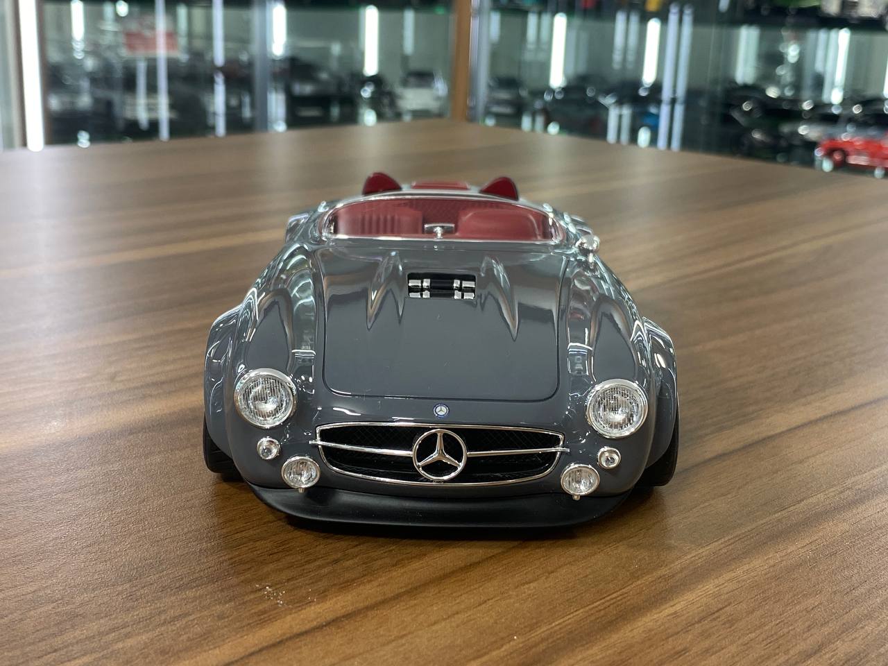 1/18 Resin GT Spirit Mercedes Benz - S-Klub Speedster by Slang500 and JONSIBAL (1964 SL 300) Grey Limited 1300 pcs