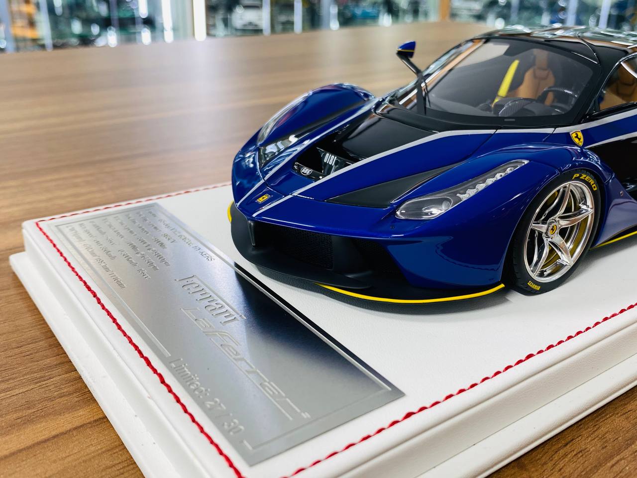 1/18 Resin Model - Davis & Giovanni Ferrari LaFerrari (Metallic Blue/Black Roof)