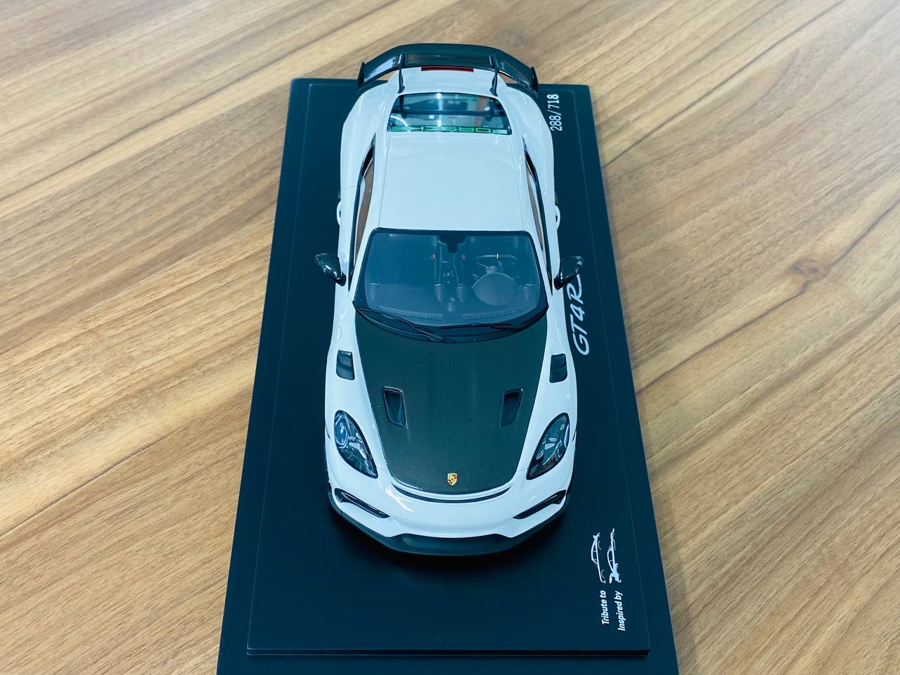 1/18 Resin Spark Model Porsche GT4 RS White with Green Rims
