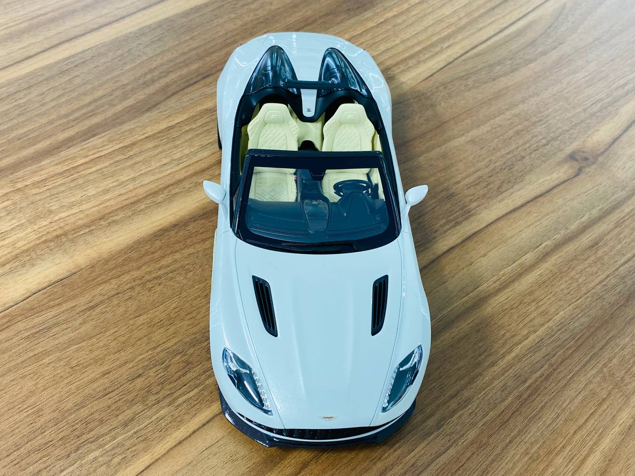 1/18 Resin Model Top Speed - Aston Martin Vanquish Zagato Speedster