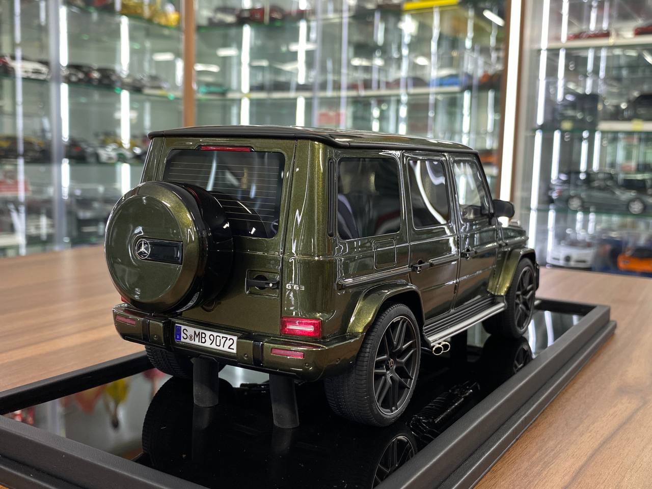 1/18 Resin Motor Helix Mercedes Benz AMG G63 2019 Olive Green Limited 66 pcs