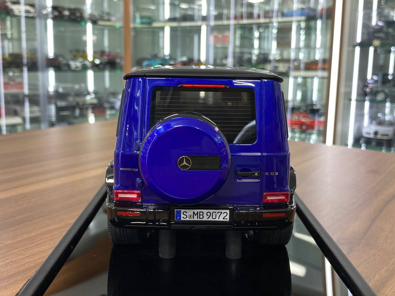 1/18 Resin Motor Helix Mercedes Benz AMG G63 2019 Metallic Blue Limited 99 pcs