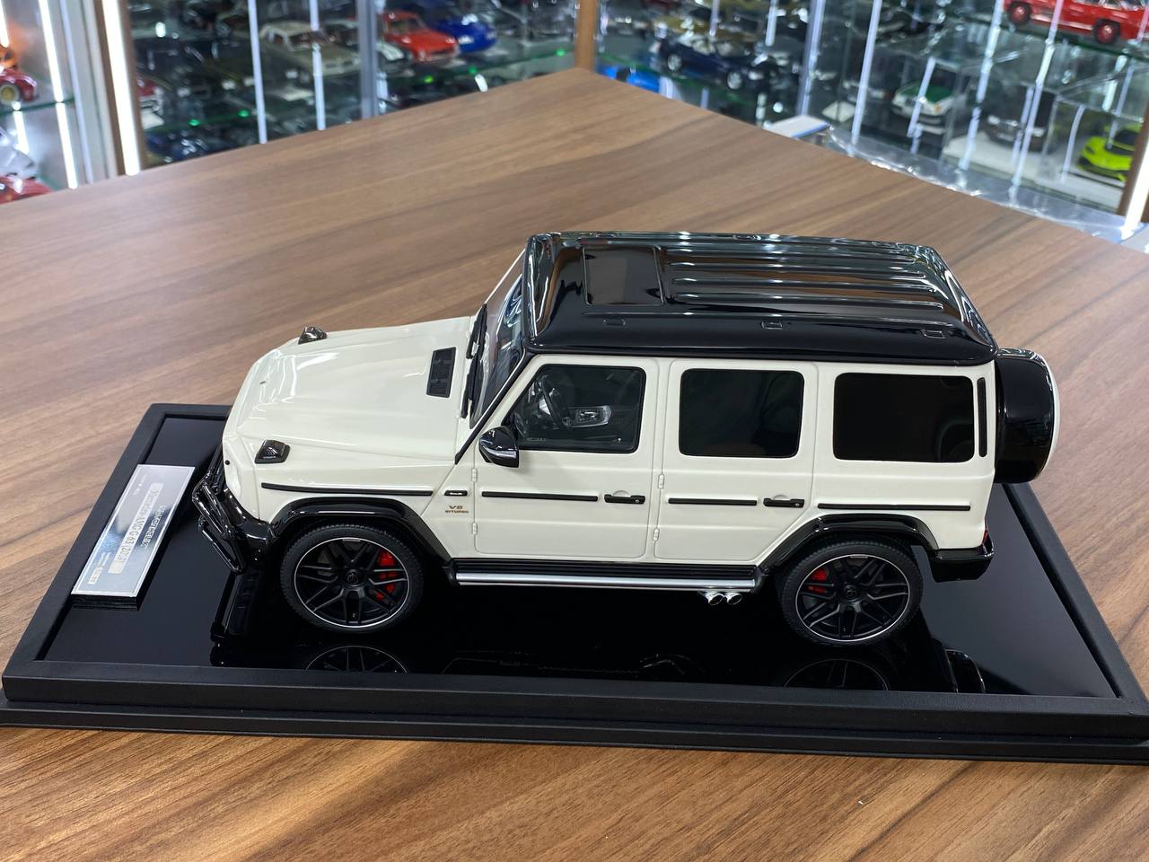 1/18 Resin Motor Helix Mercedes Benz AMG G63 2019 White/ black roof Limited 99 pcs