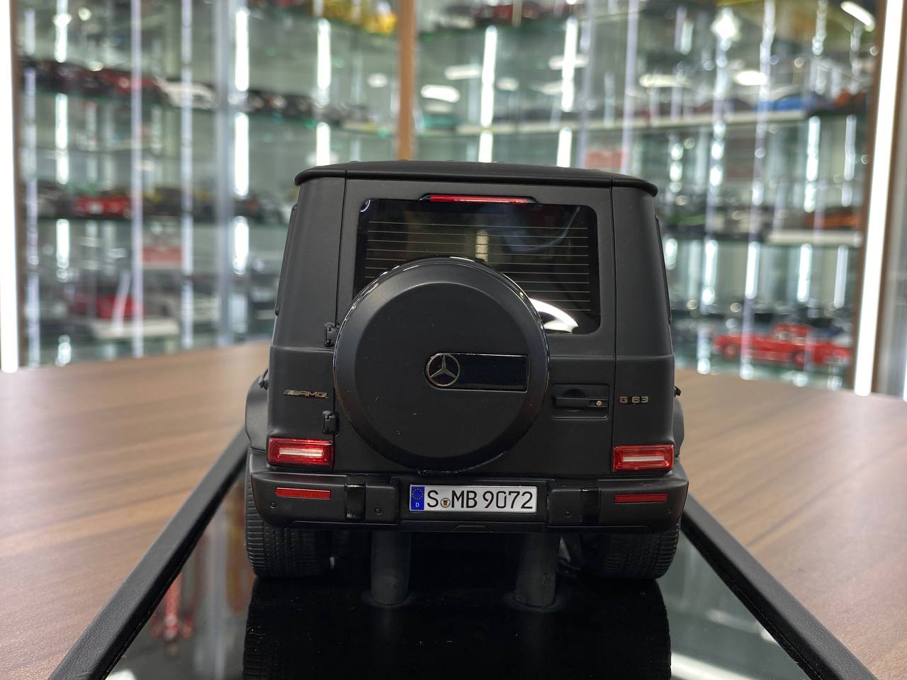 1/18 Resin Motor Helix Mercedes Benz AMG G63 2019 Matt Black Limited 199 pcs