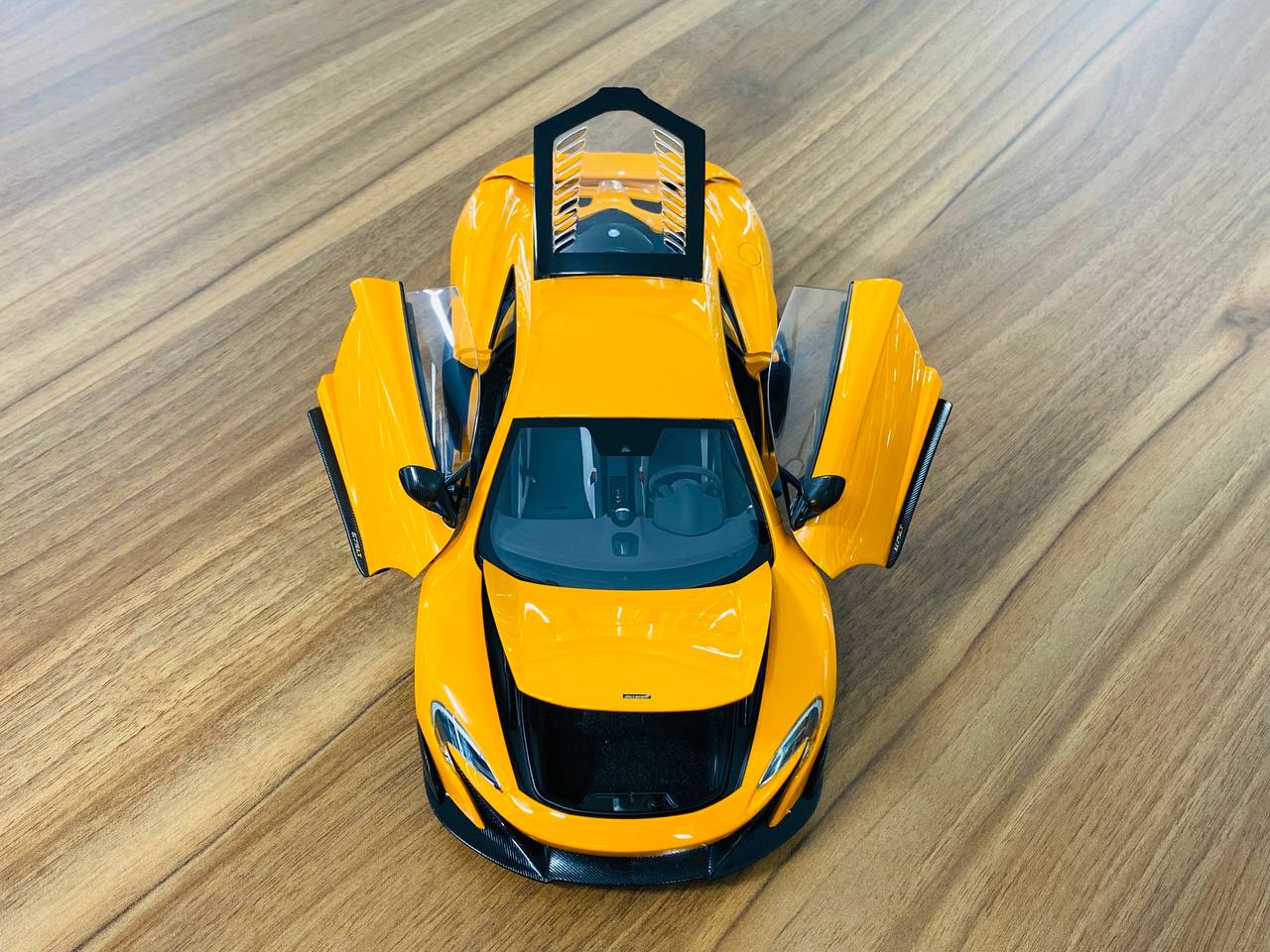 1/18 Diecast Model AUTOart McLaren 675LT Orange