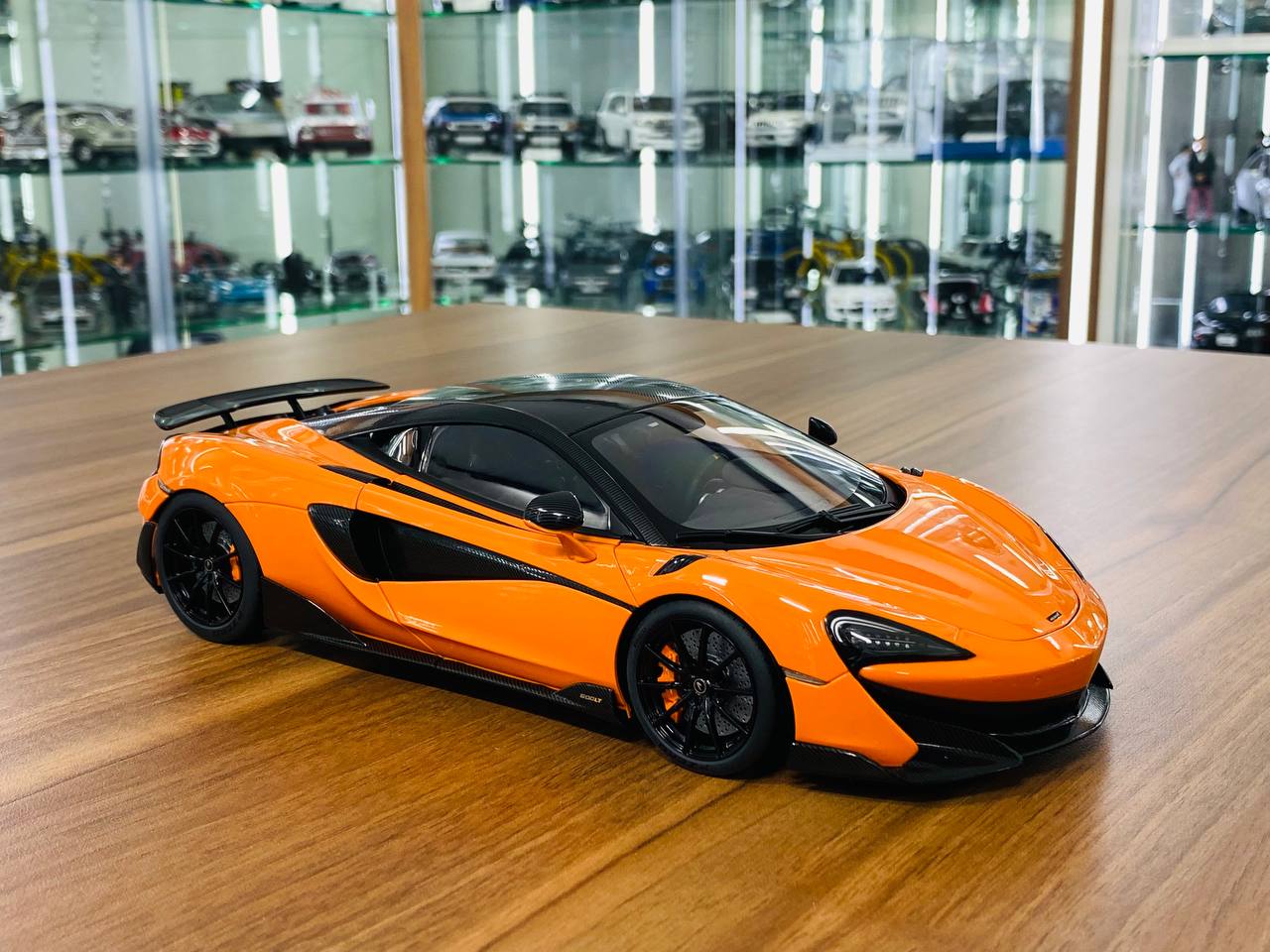 1/18 Diecast Model AUTOart McLaren 600LT Orange –1