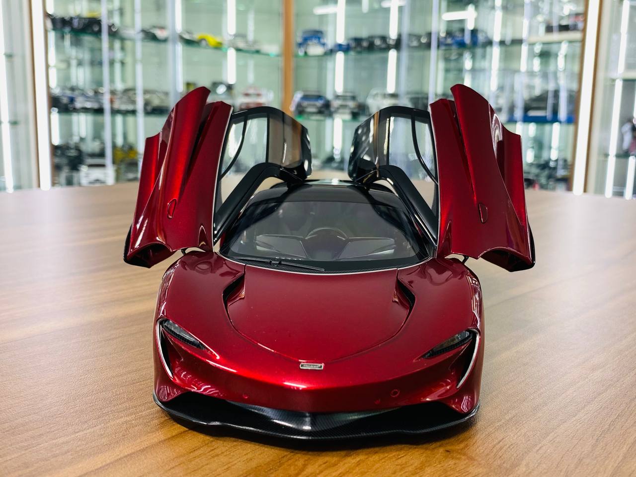 1/18 Diecast Model AUTOart McLaren Speedtail Red