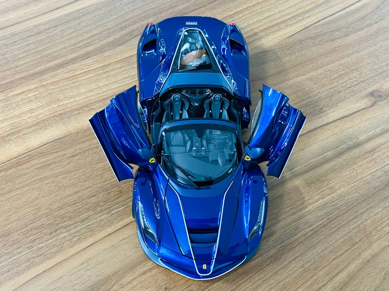 1/18 Diecast BBR Models Ferrari LaFerrari Aperta blue Tour de france Limited Edition