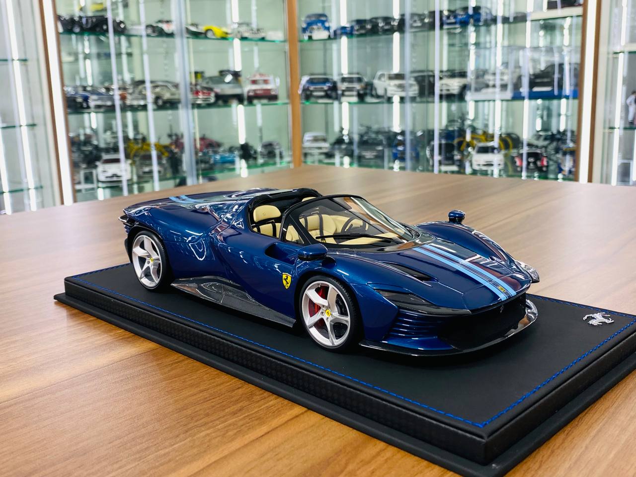 Ferrari SP3 Daytona 599+1 Tailor Made (toit ouvert) Voiture 1:18 BBR, Précommandes P18214TMO Ferrari SP3 Daytona 599+1 Tailor Made (toit ouvert) Voiture 1:18 BBR, Précommandes P18214TMO