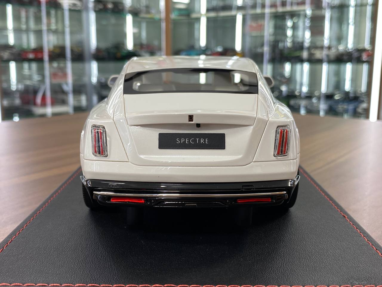 1/18 Resin – Rolls Royce Spectre (Grey) by DF Models – Limited 51 pcs