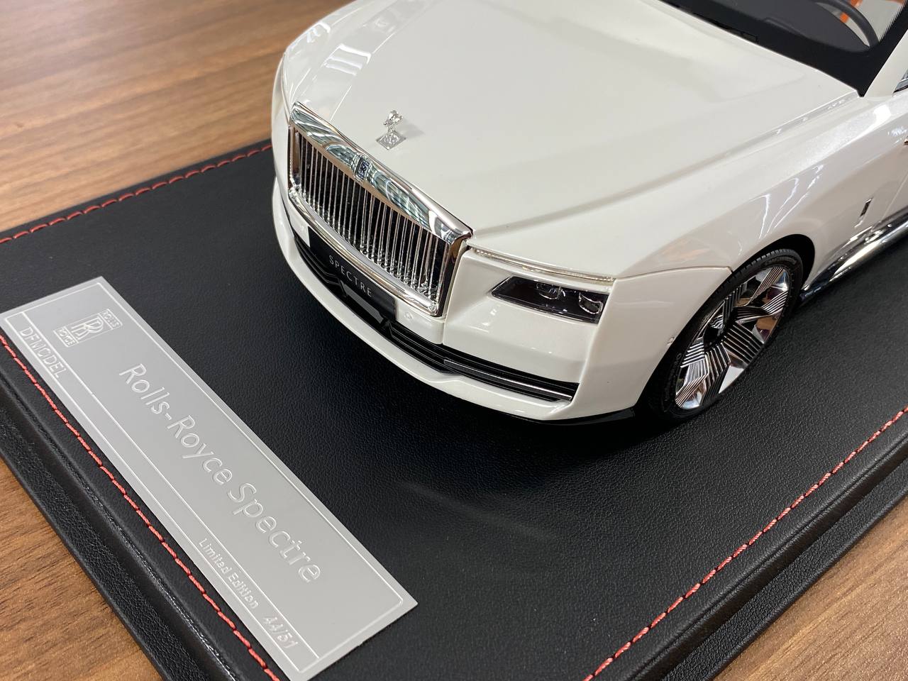 1/18 Resin – Rolls Royce Spectre (Grey) by DF Models – Limited 51 pcs