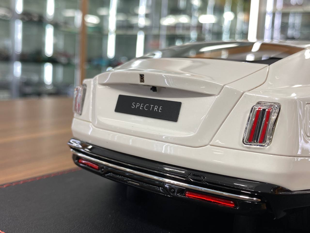 1/18 Resin – Rolls Royce Spectre (Grey) by DF Models – Limited 51 pcs