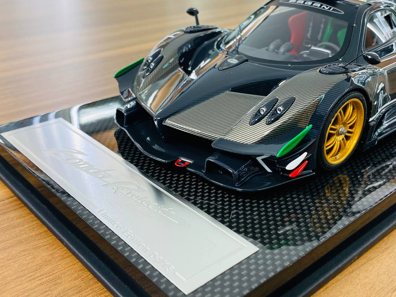 1/18 Resin Dino Model Pagani Zonda Revolución Carbon Fiber/Grey Limited to 15 pieces