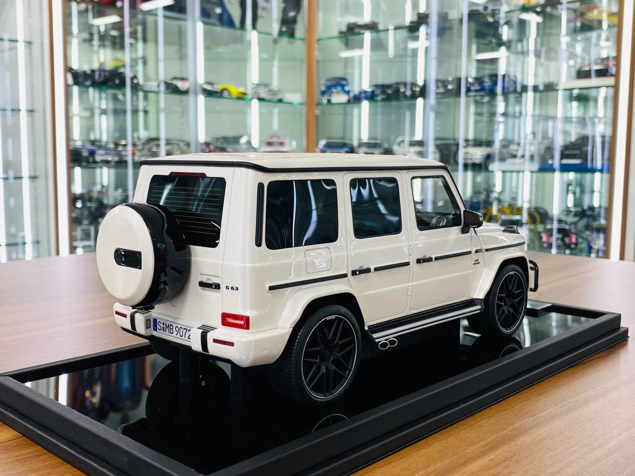 1/18 MotorHelix Resin Model - Mercedes-Benz AMG G-63 (2019) in Elegant White