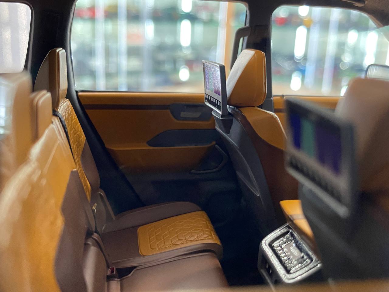 1/18 Resin Diamand Nissan Patrol Y63 Platinum – Grey – Limited Edition 50 pcs