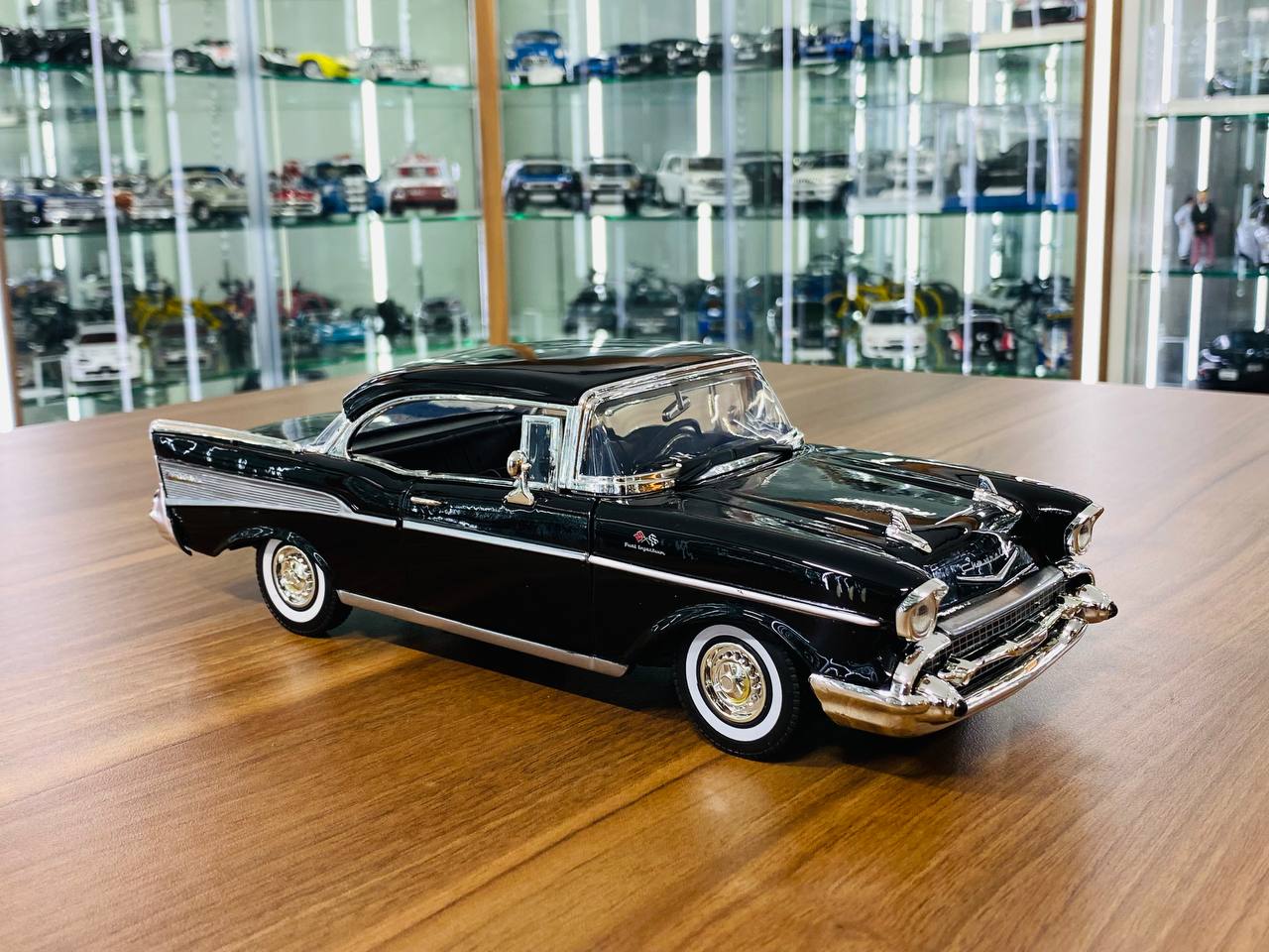 1957 Chevy Bel Air Convertible - Röd - Motormax - 1:18 1957 Chevy Bel Air Convertible - Röd - Motormax - 1:18