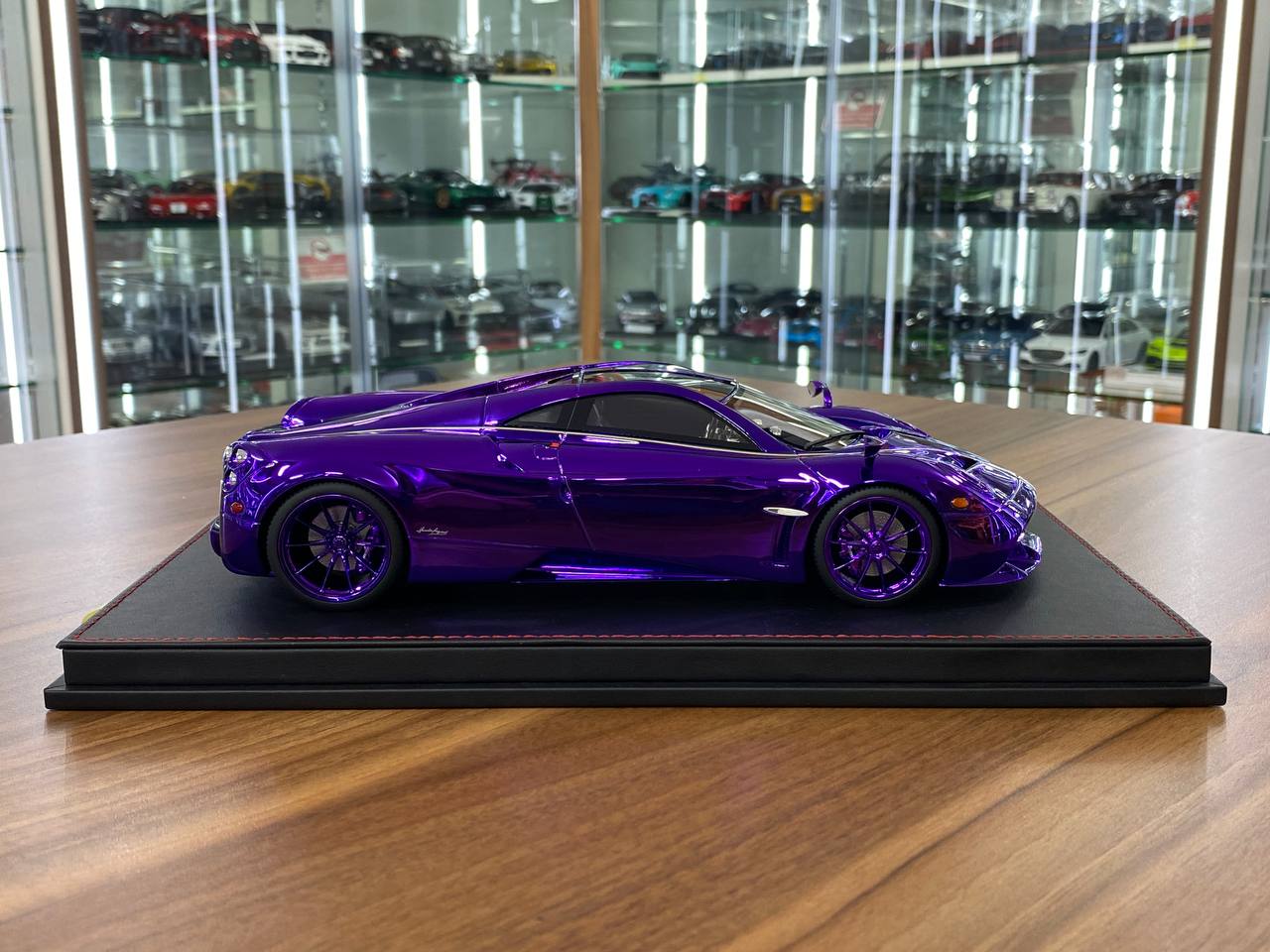 Two Eleven Models 1:18 Pagani Huayra – Purple Chrome (Limited Edition of 30)