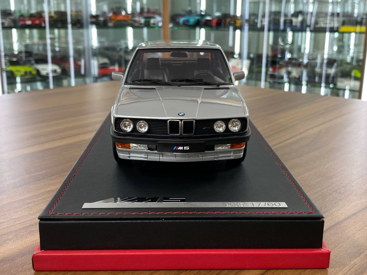 1/18 Resin Auto Barn BMW M5 E28 1986 Silver Limited - 60 pcs
