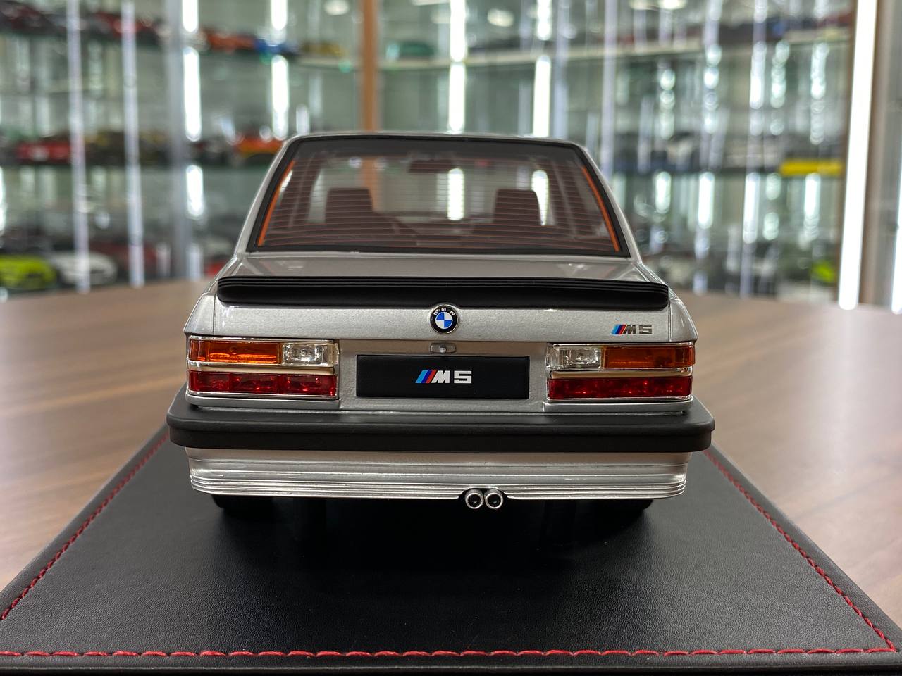 1/18 Resin Auto Barn BMW M5 E28 1986 Silver Limited - 60 pcs