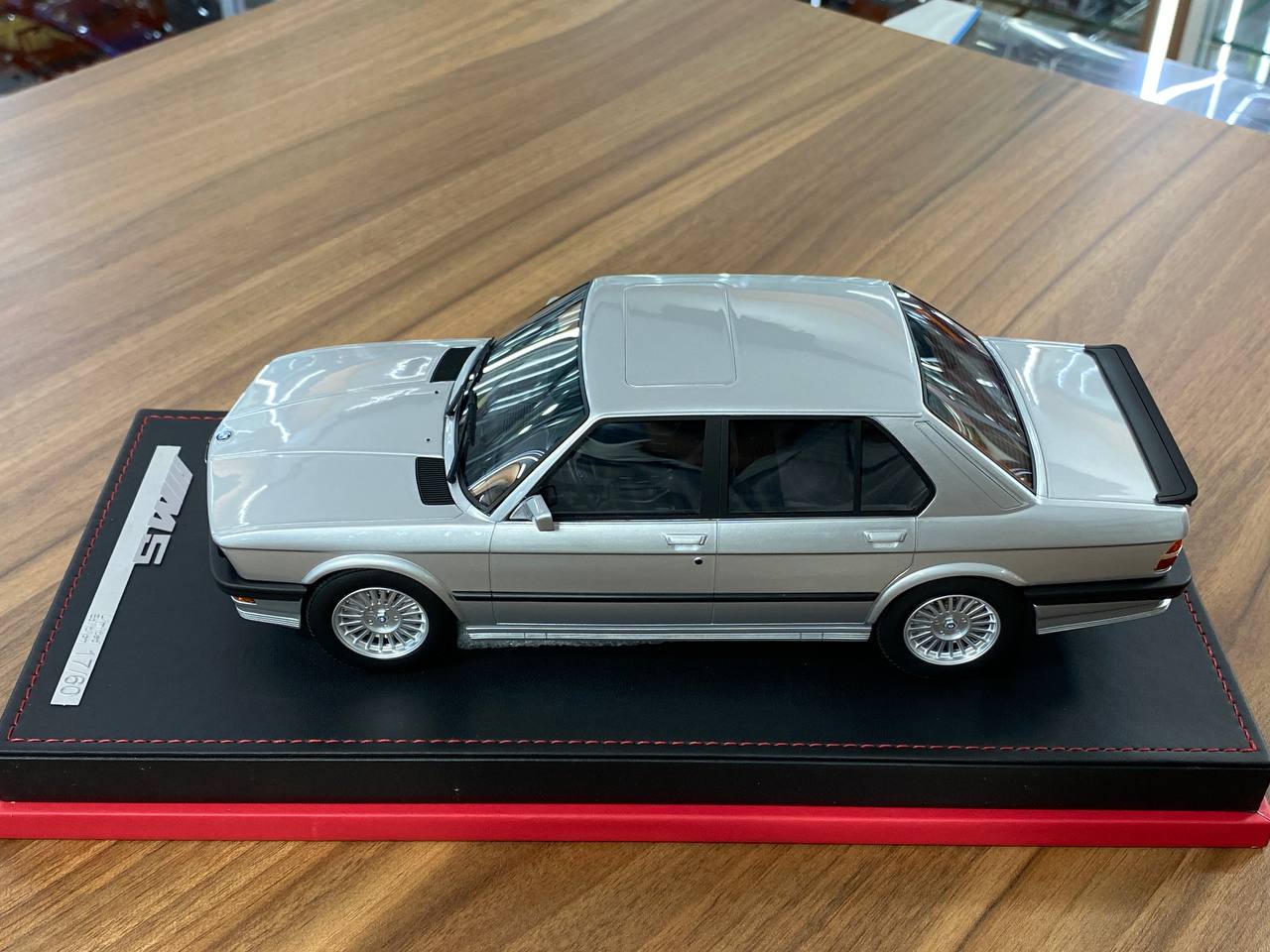 1/18 Resin Auto Barn BMW M5 E28 1986 Silver Limited - 60 pcs