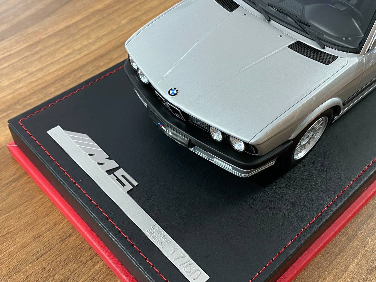 1/18 Resin Auto Barn BMW M5 E28 1986 Silver Limited - 60 pcs