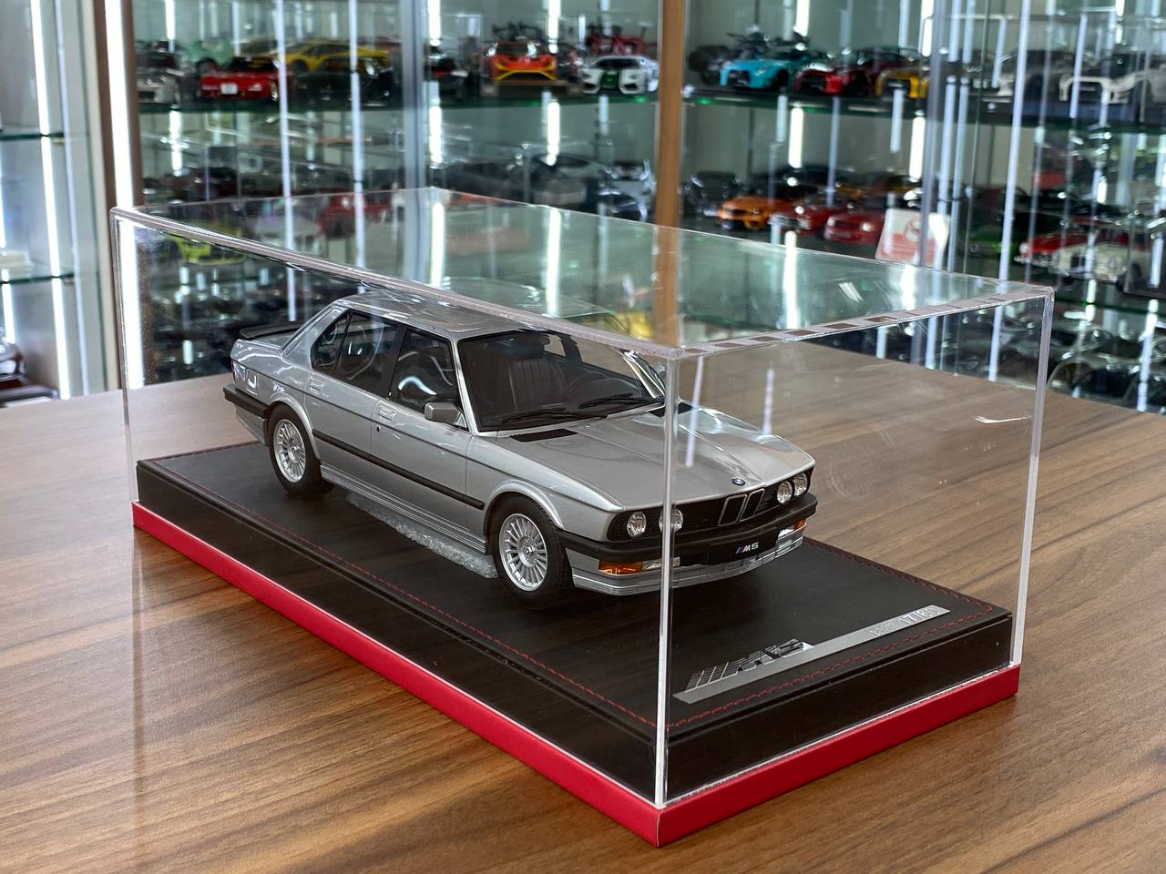 1/18 Resin Auto Barn BMW M5 E28 1986 Silver Limited - 60 pcs