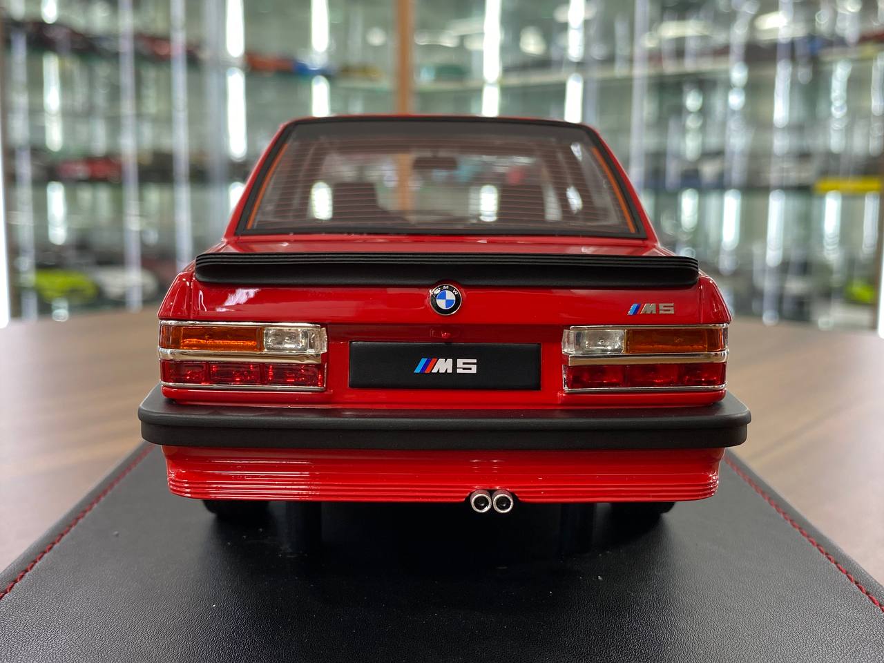 1/18 Resin Auto Barn BMW M5 E28 1986 Red Limited - 60 pcs