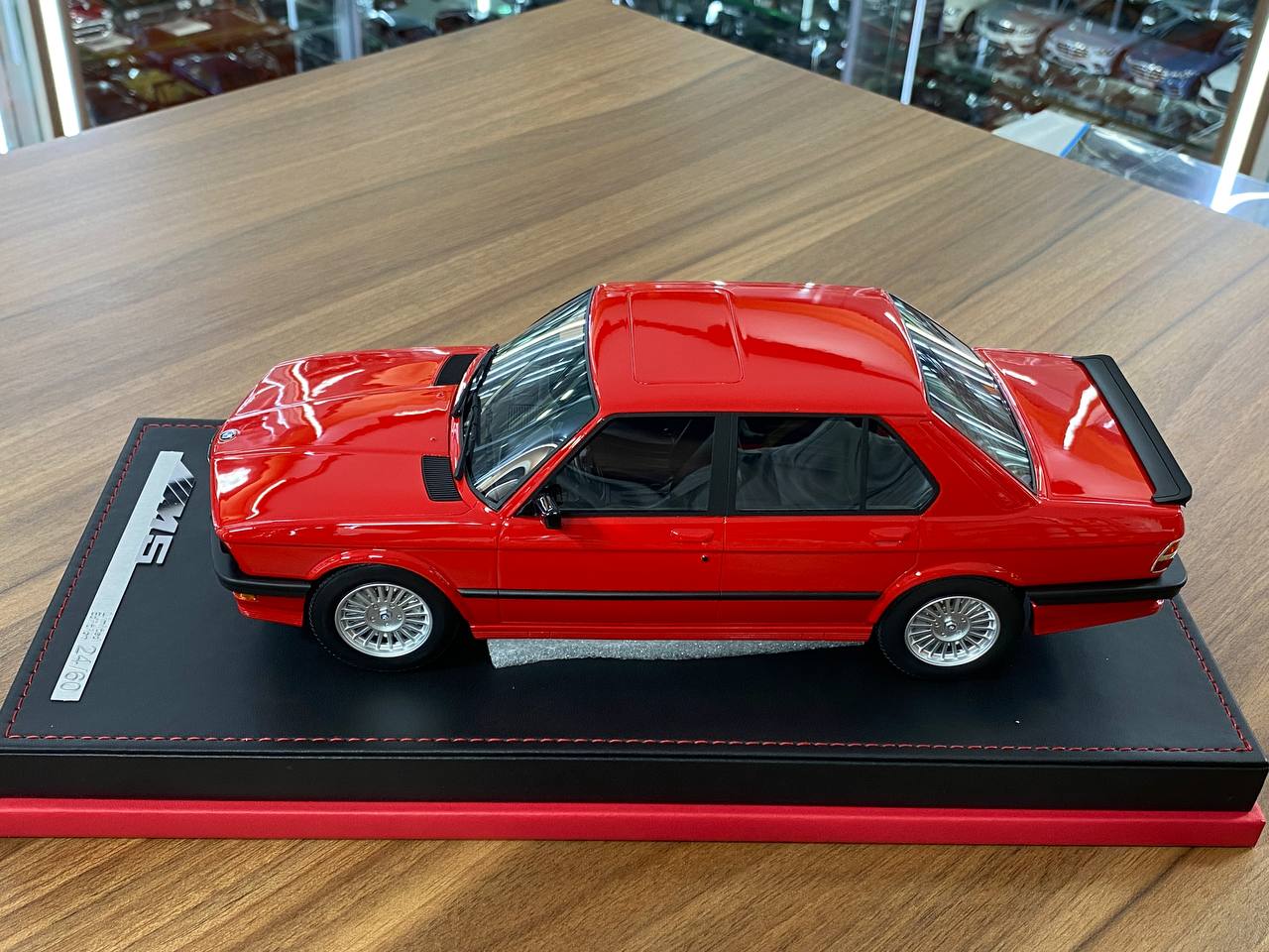 1/18 Resin Auto Barn BMW M5 E28 1986 Red Limited - 60 pcs