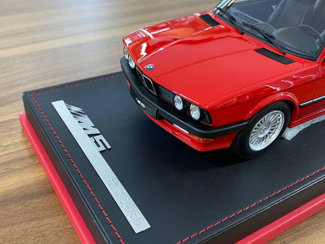 1/18 Resin Auto Barn BMW M5 E28 1986 Red Limited - 60 pcs