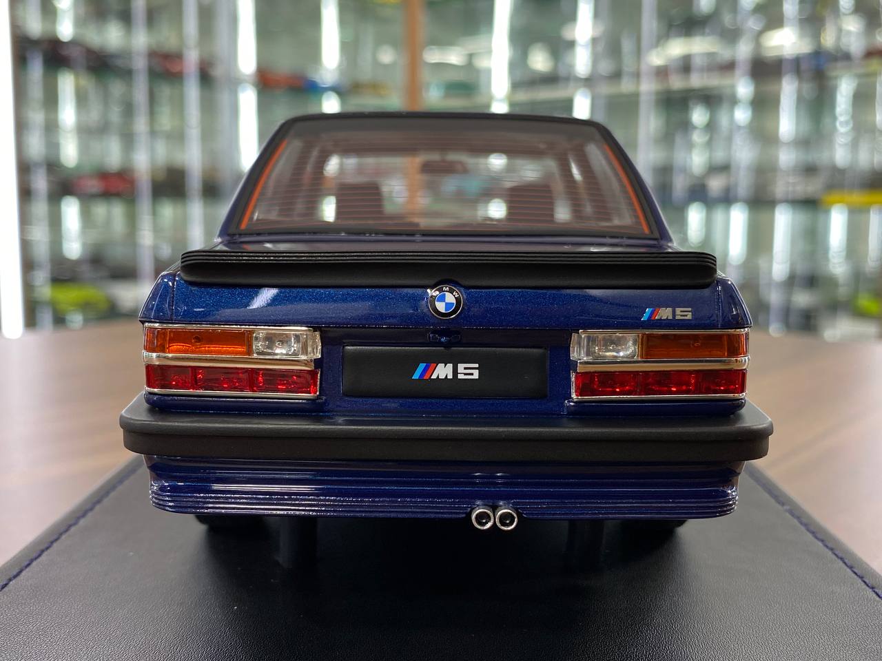 1/18 Resin Auto Barn BMW M5 E28 1986 Blue Limited - 60 pcs
