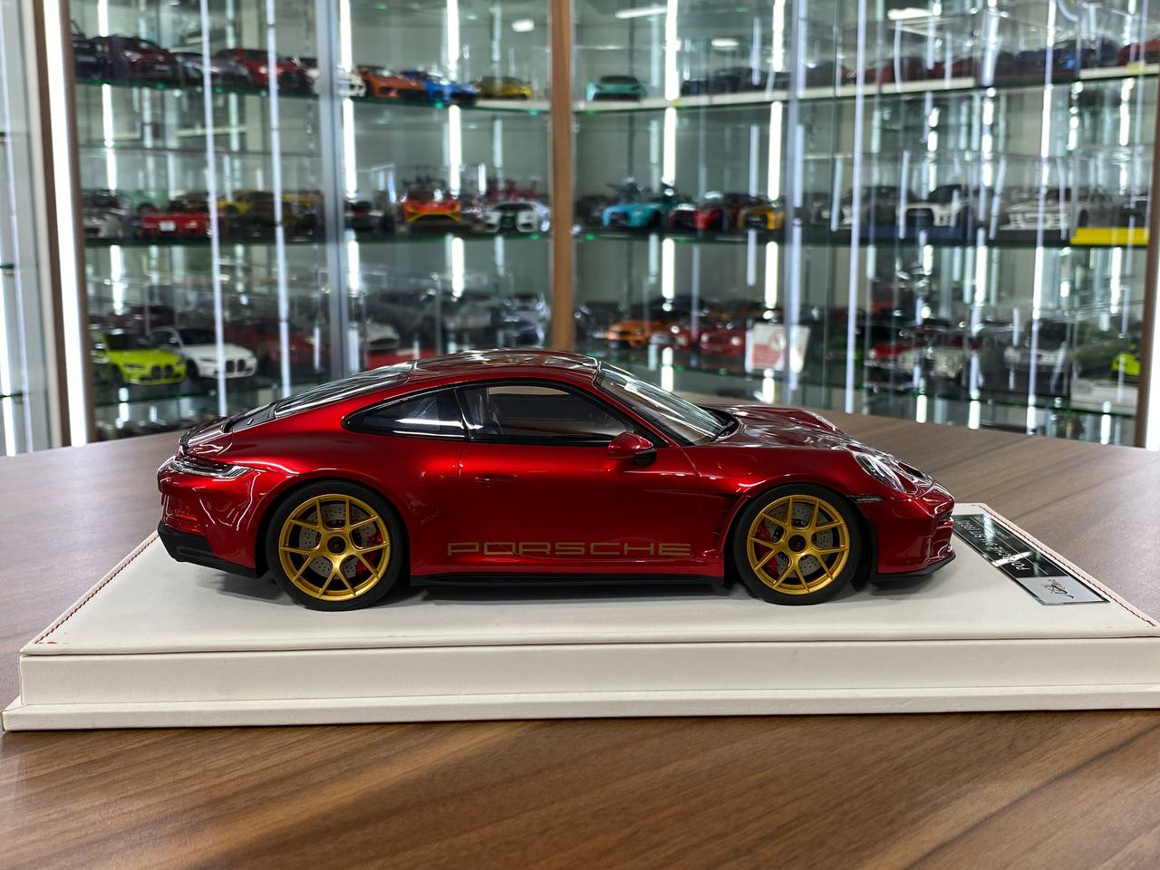 1/18 Resin IVY Models Porsche 911 S/T (992) Red / Gold rim Limited-20 pcs