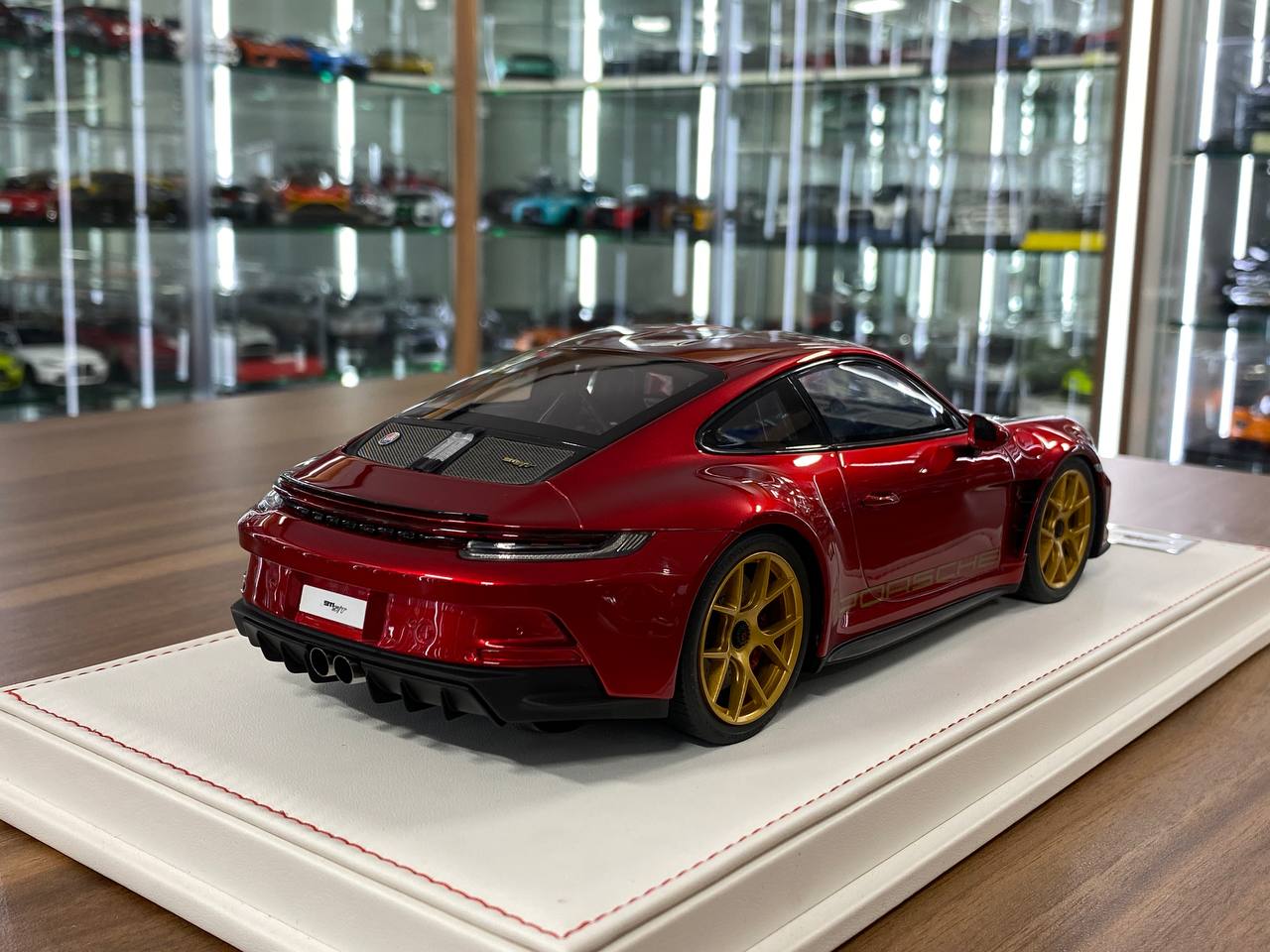 1/18 Resin IVY Models Porsche 911 S/T (992) Red / Gold rim Limited-20 pcs
