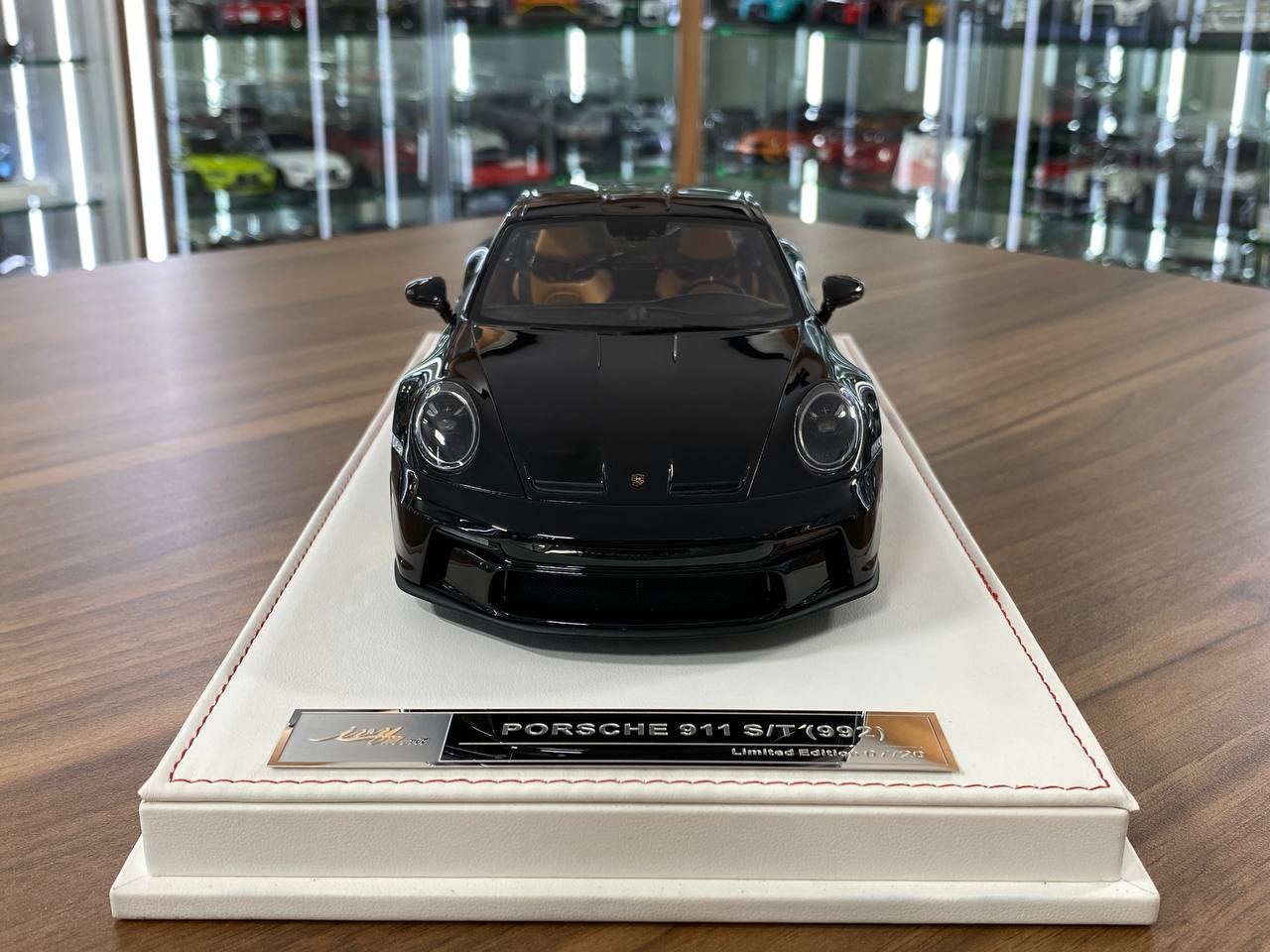 1/18 Resin IVY Models Porsche 911 S/T (992) Black / Gold rim Limited-20 pcs