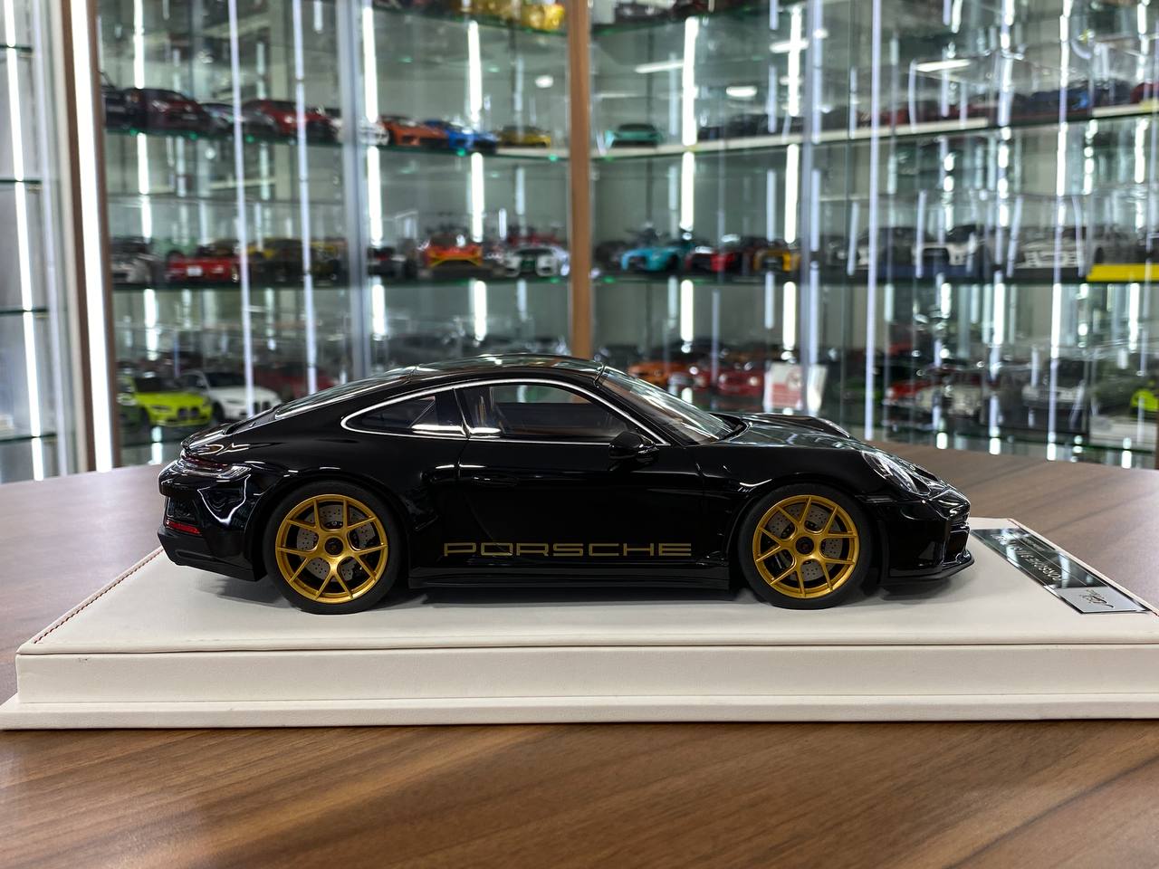 1/18 Resin IVY Models Porsche 911 S/T (992) Black / Gold rim Limited-20 pcs