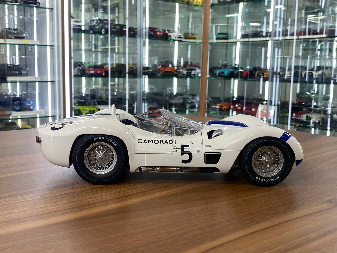 1/12 Diecast MINICHAMPS MASERATI - TIPO 61 (1960) #5 Limited Edition