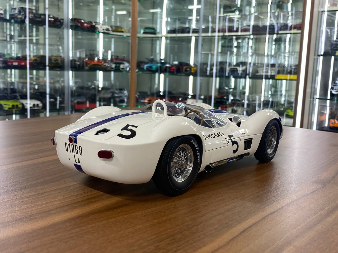 1/12 Diecast MINICHAMPS MASERATI - TIPO 61 (1960) #5 Limited Edition