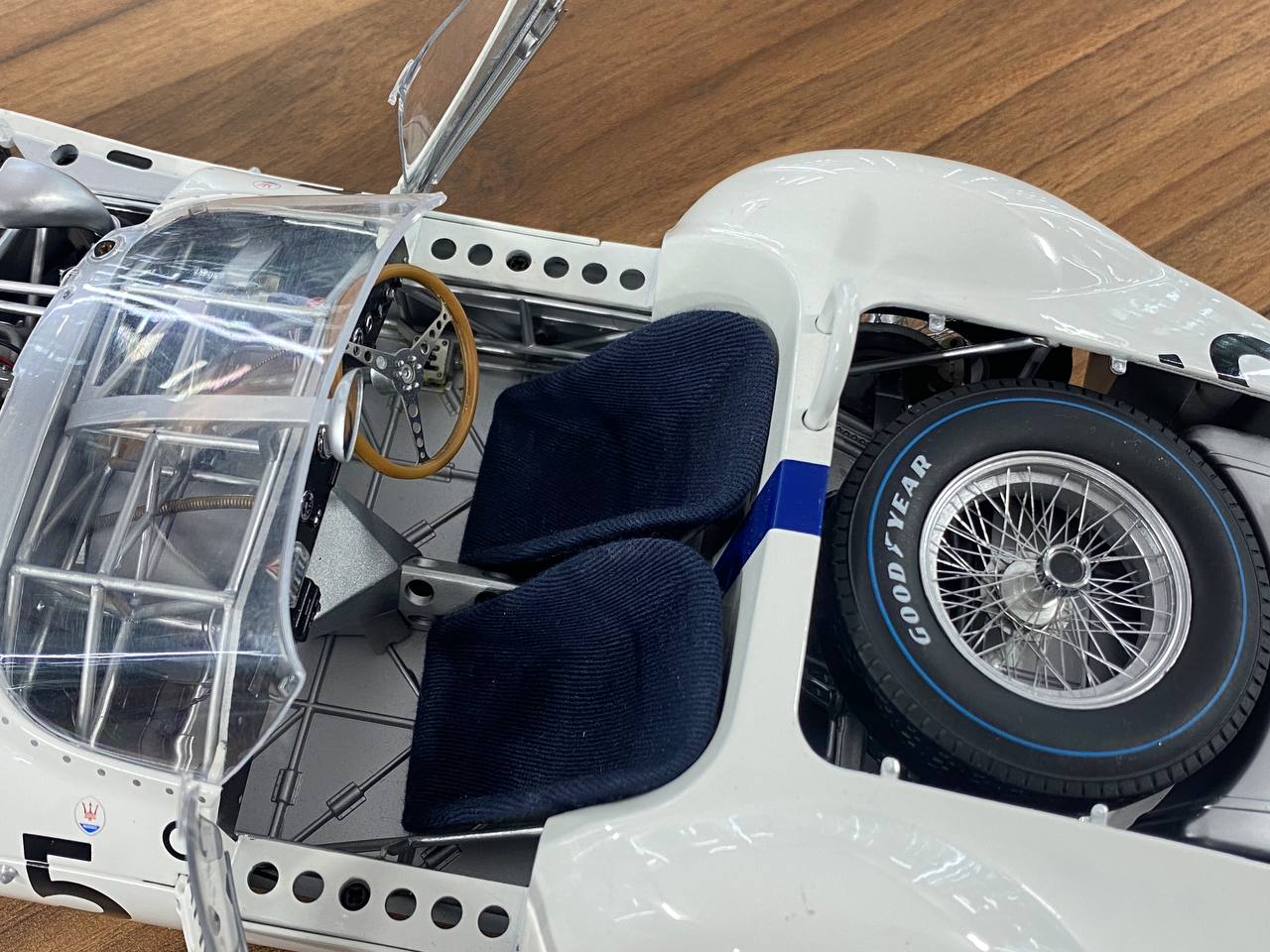 1/12 Diecast MINICHAMPS MASERATI - TIPO 61 (1960) #5 Limited Edition