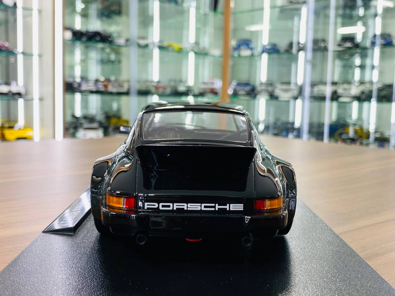 1/18 Resin Werk83 Porsche 911 Carrera RSR 3.0 Black