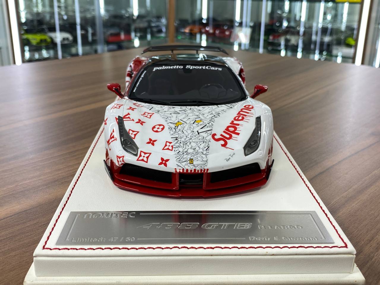 1:18 Resin Model Ferrari 488 GTB Novitec  – White/Rosso Corsa | Davis & Giovanni (Limited Edition of 50 – Dubai Exclusive)