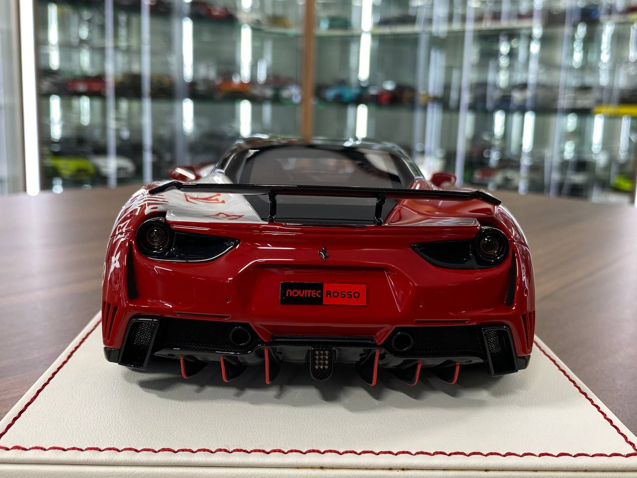 1:18 Resin Model Ferrari 488 GTB Novitec  – White/Rosso Corsa | Davis & Giovanni (Limited Edition of 50 – Dubai Exclusive)