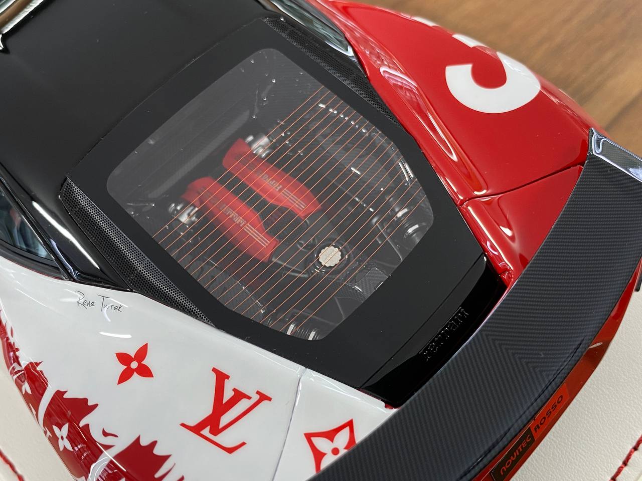1:18 Resin Model Ferrari 488 GTB Novitec  – White/Rosso Corsa | Davis & Giovanni (Limited Edition of 50 – Dubai Exclusive)