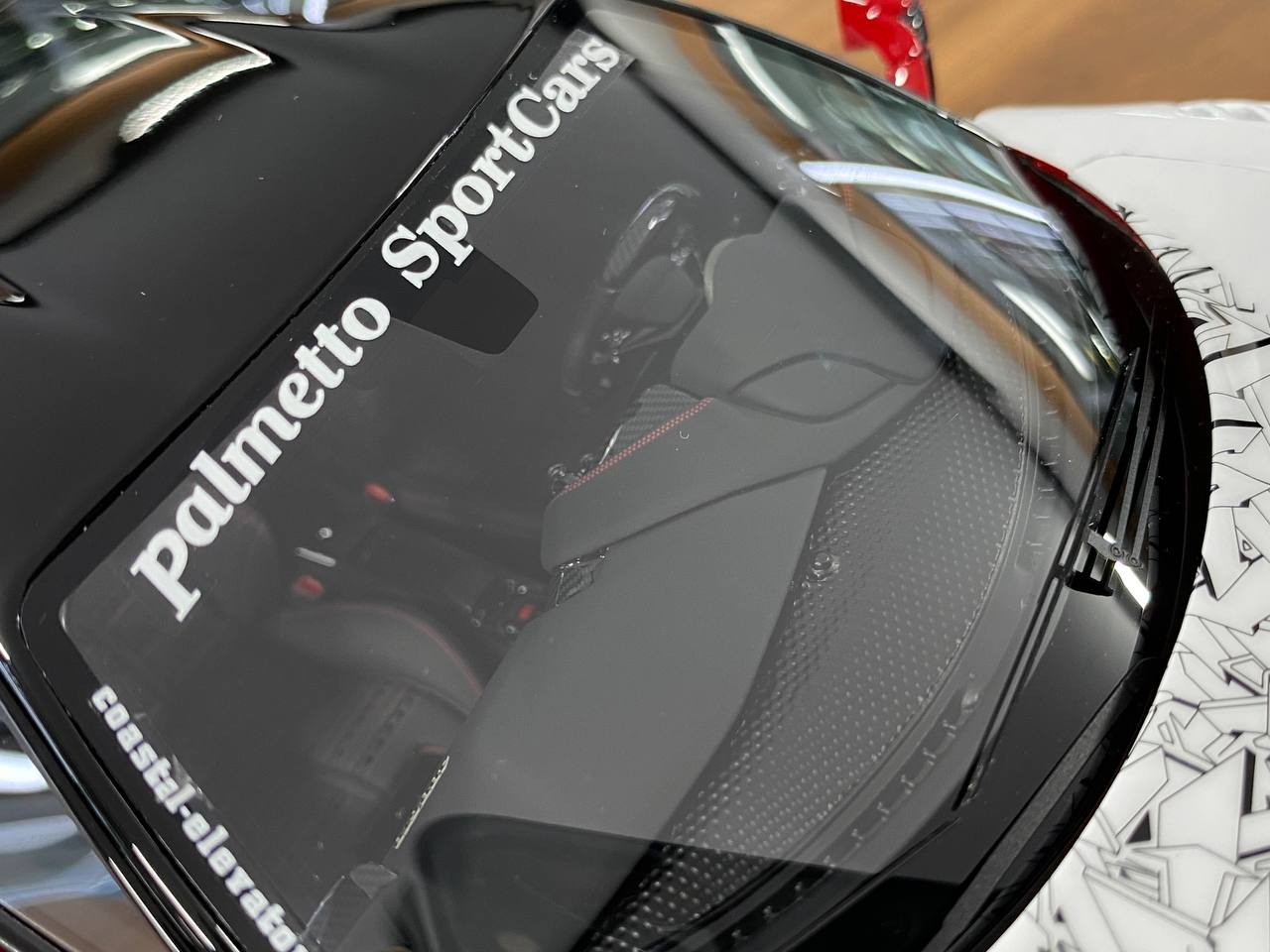 1:18 Resin Model Ferrari 488 GTB Novitec  – White/Rosso Corsa | Davis & Giovanni (Limited Edition of 50 – Dubai Exclusive)