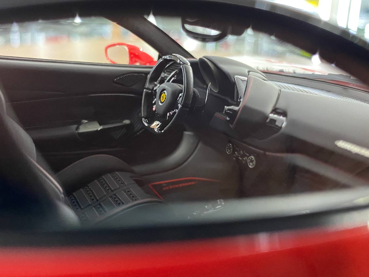 1:18 Resin Model Ferrari 488 GTB Novitec  – White/Rosso Corsa | Davis & Giovanni (Limited Edition of 50 – Dubai Exclusive)