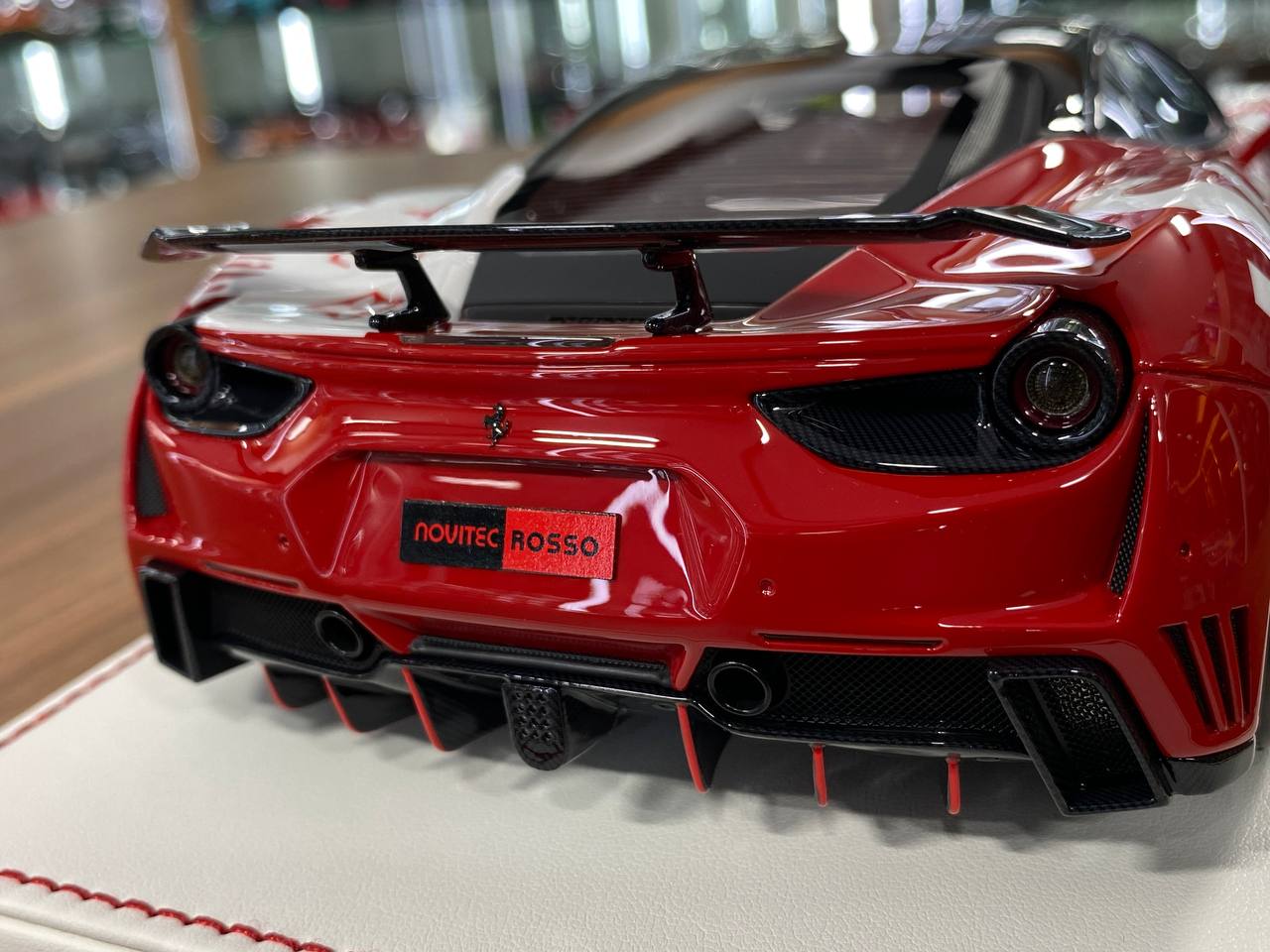 1:18 Resin Model Ferrari 488 GTB Novitec  – White/Rosso Corsa | Davis & Giovanni (Limited Edition of 50 – Dubai Exclusive)