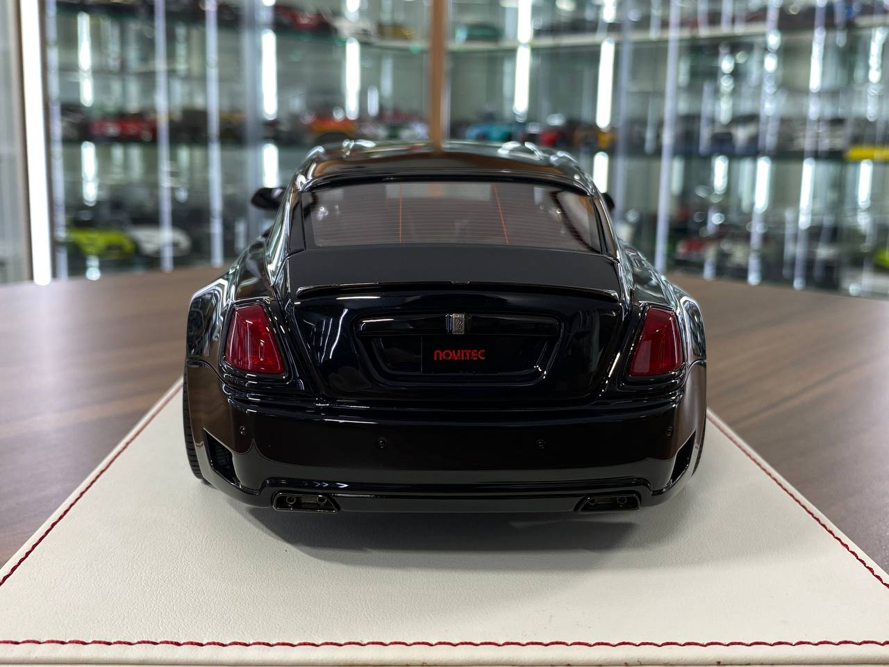 1/18 Resin Davis & Giovanni  Rolls Royce Wraith novitec Black Limited- 50 pcs
