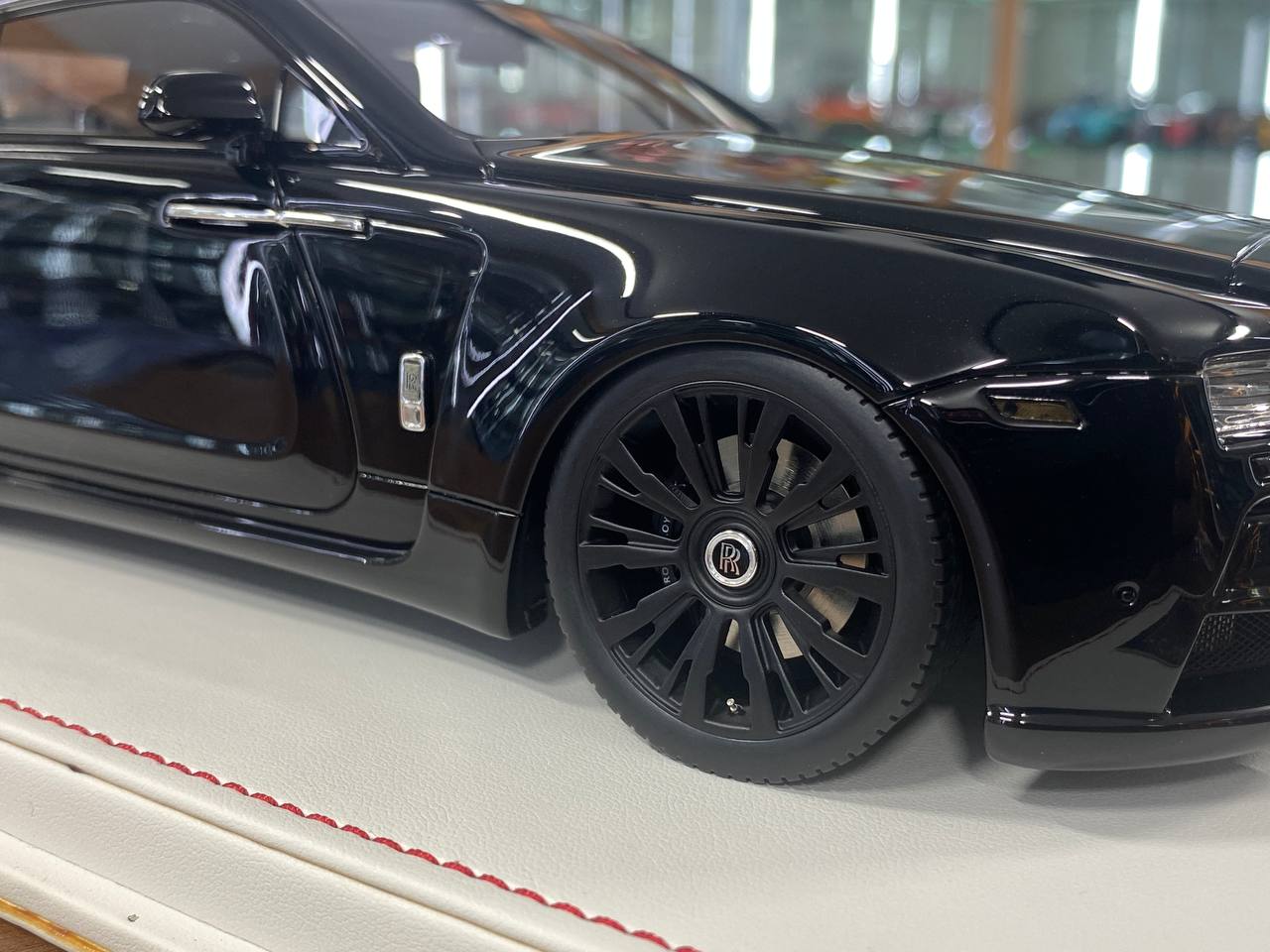 1/18 Resin Davis & Giovanni  Rolls Royce Wraith novitec Black Limited- 50 pcs