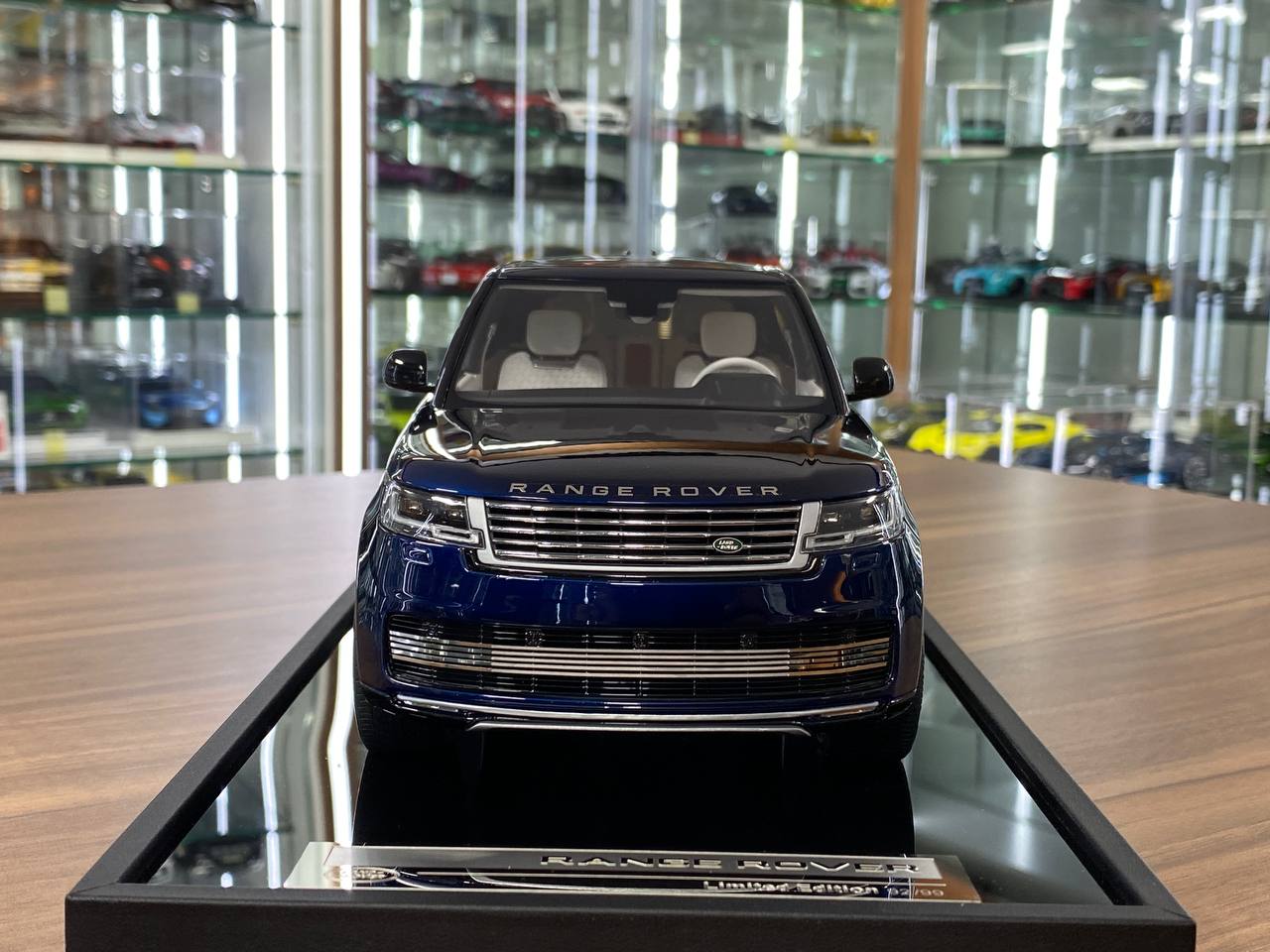 1/18 Resin MotorHelix Range Rover Autobiography 2022 Constellation blue Limited-99 pcs